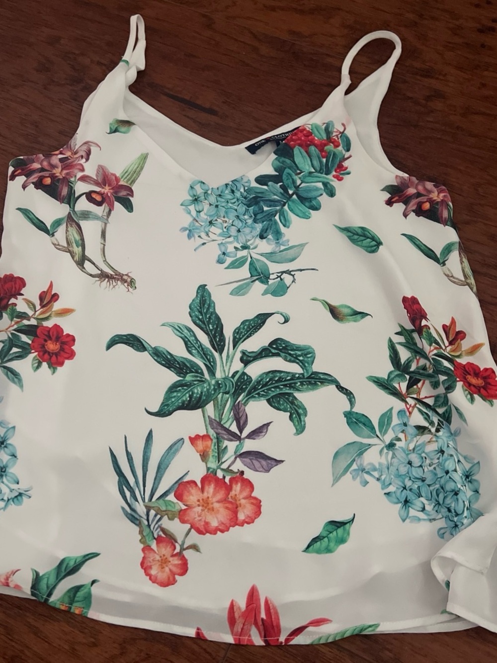 one clothing White Floral V-Neck Spaghetti Strap Camisole
